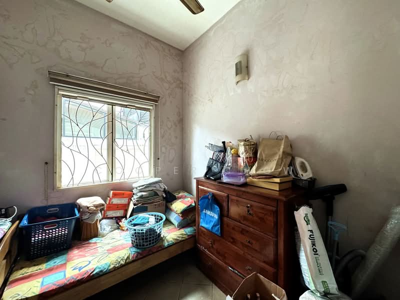 Bungalow for Sale in Kelana Jaya (Petaling Jaya) - Cooper Chow - Bedroom - PropertyGuru.com.my