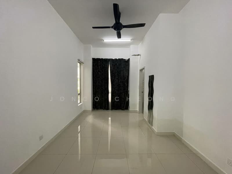 Townhouse for Rent in Kajang (Selangor) - Jonco Cheong - Down Stair Room - PropertyGuru.com.my