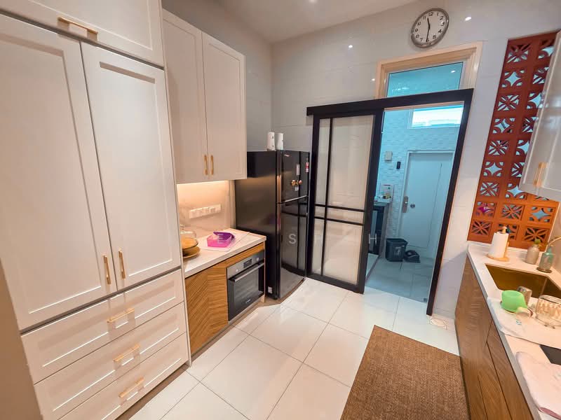 2-storey Terraced House for Sale in Semenyih (Selangor) - Syed Shah - Kitchen - PropertyGuru.com.my