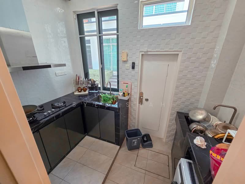 2-storey Terraced House for Sale in Semenyih (Selangor) - Syed Shah - Kitchen - PropertyGuru.com.my
