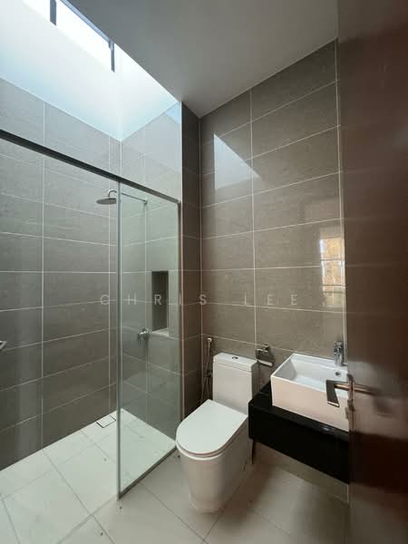 Zero-Lot Bungalow for Sale in Telok Panglima Garang (Selangor) - Chris Lee - Bathroom - PropertyGuru.com.my