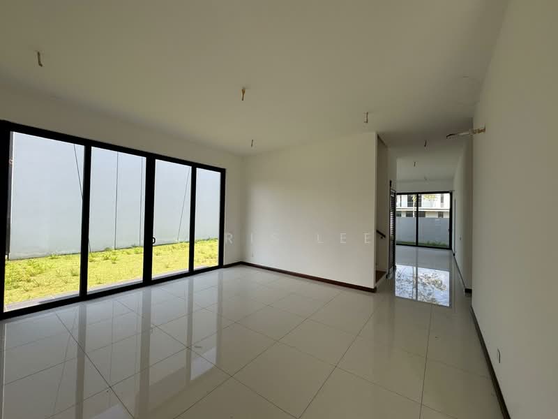 Zero-Lot Bungalow for Sale in Telok Panglima Garang (Selangor) - Chris Lee - Living Room - PropertyGuru.com.my