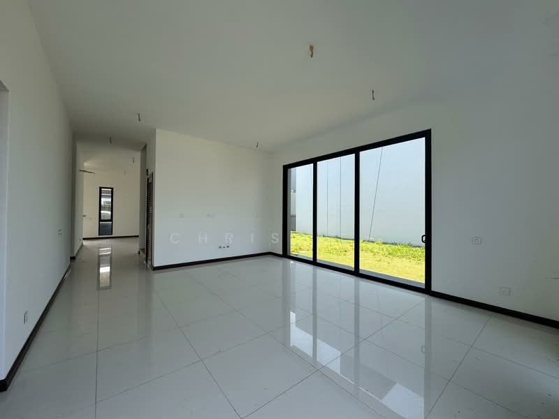 Zero-Lot Bungalow for Sale in Telok Panglima Garang (Selangor) - Chris Lee - Living Room - PropertyGuru.com.my