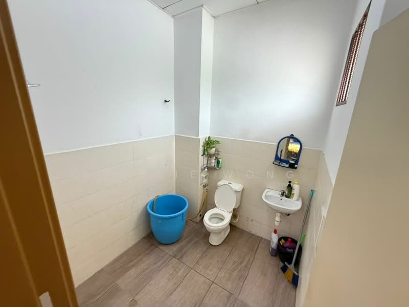 2-storey Terraced House for Sale in Saujana Rawang (Rawang) - Jessie Wong - Bathroom - PropertyGuru.com.my