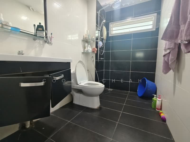 2-storey Terraced House for Sale in Kota Kemuning (Shah Alam) - Cookie Cheah - Bathroom - PropertyGuru.com.my