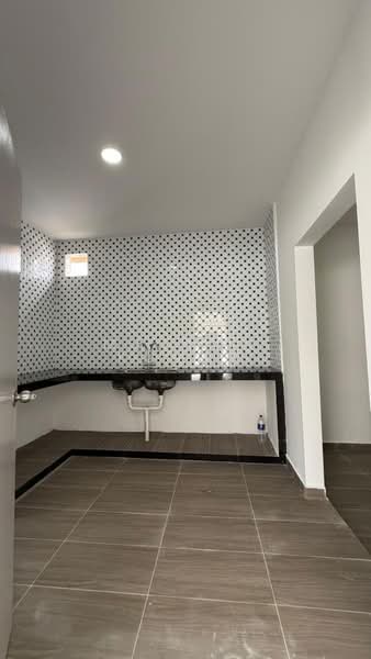 1-storey Terraced House for Sale in Taman Cantik (Kulai) - Mathan Kumar - Kitchen - PropertyGuru.com.my