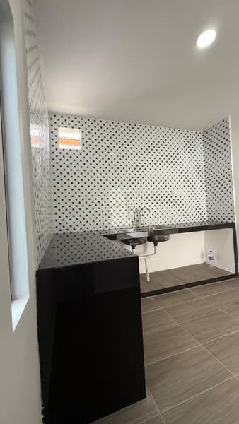 1-storey Terraced House for Sale in Taman Cantik (Kulai) - Mathan Kumar - Kitchen - PropertyGuru.com.my