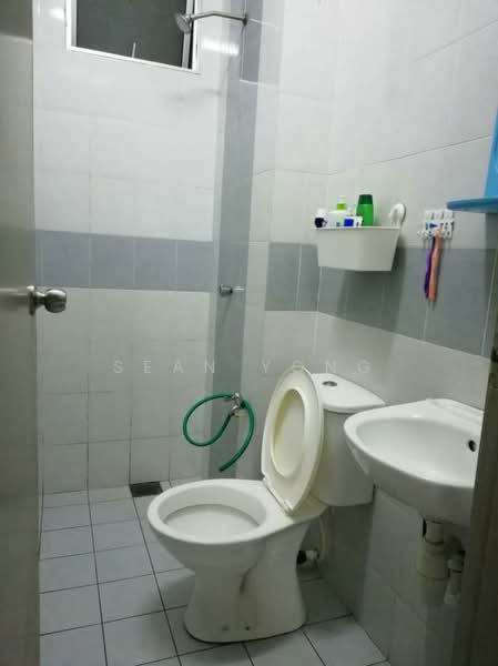 Apartment for Sale at 162 Residency - Sean Yong - Bathroom - PropertyGuru.com.my