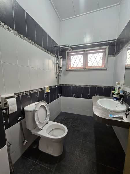 Bungalow for Sale in Petaling Jaya (Selangor) - Angie Siew - Bathroom - PropertyGuru.com.my