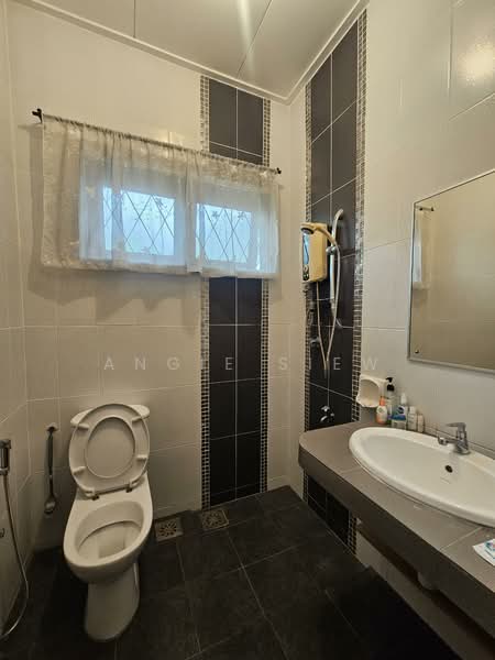 Bungalow for Sale in Petaling Jaya (Selangor) - Angie Siew - Bathroom - PropertyGuru.com.my