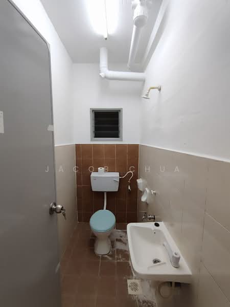 Apartment for Rent at Taman Larkin Idaman Plot C - Jacob Chua - Bathroom - PropertyGuru.com.my