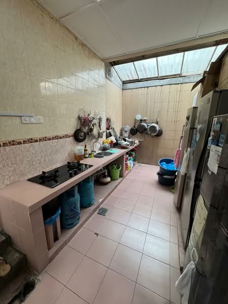 2.5-storey Terraced House for Sale in Taman Wangsa Ukay (Ulu Kelang) - Max . - Kitchen - PropertyGuru.com.my