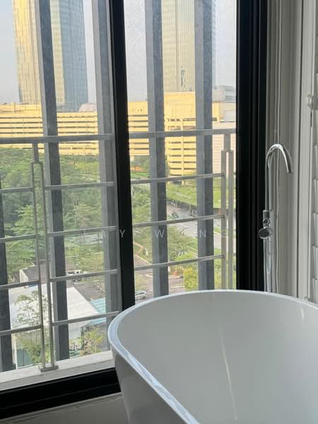 Service Residence for Rent at Southkey Mosaic - Jay Wong - Bathroom - PropertyGuru.com.my