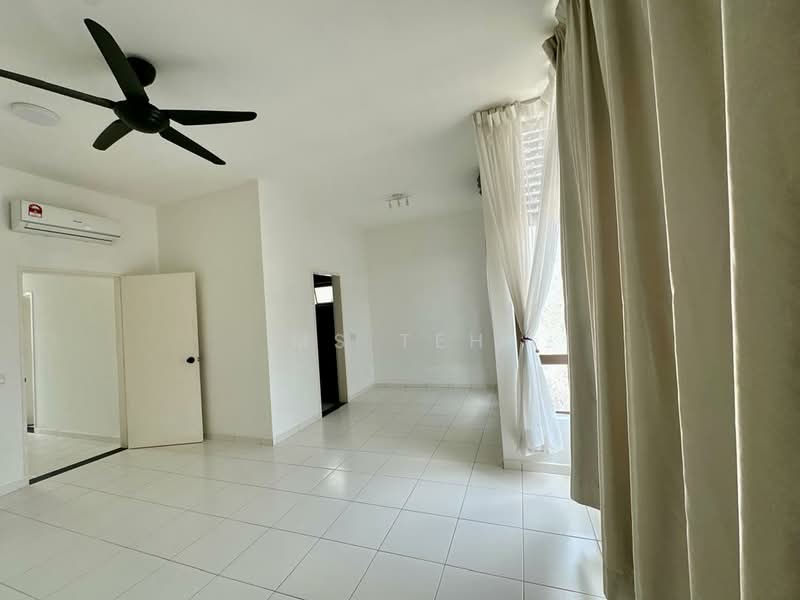 2-storey Terraced House for Rent in Bandar Puncak Alam (Puncak Alam) - Ms Teh - Living Room - PropertyGuru.com.my