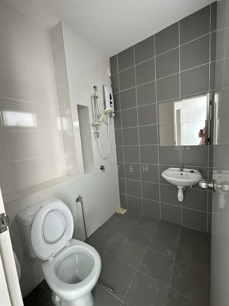 2-storey Terraced House for Rent in Bandar Puncak Alam (Puncak Alam) - Ms Teh - Bathroom - PropertyGuru.com.my