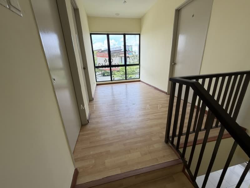 Rumah Teres 2 Tingkat untuk Disewa di Rawang (Selangor) - Mike Yap - Corridor - PropertyGuru.com.my