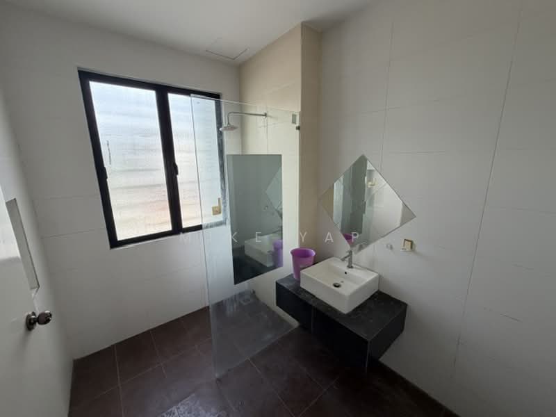 Rumah Teres 2 Tingkat untuk Disewa di Rawang (Selangor) - Mike Yap - Bathroom - PropertyGuru.com.my