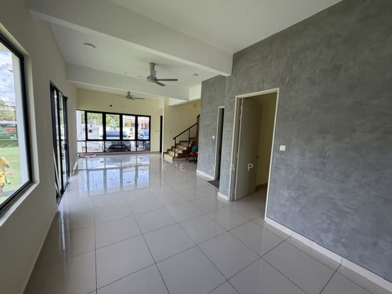 Rumah Teres 2 Tingkat untuk Disewa di Rawang (Selangor) - Mike Yap - Living Room - PropertyGuru.com.my