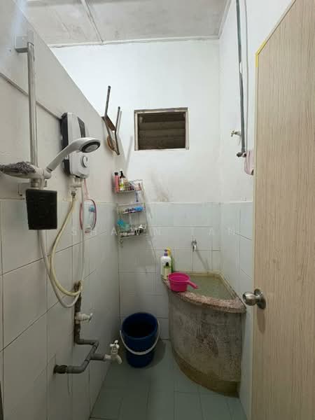 Bandar Kinrara 1, BK1, Taman Kinrara, Puchong, Bandar Kinrara untuk Untuk Disewa - RM 1,600 /bulan, Apr 2026 - Bathroom - PropertyGuru.com.my