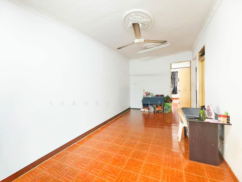 Mentari Court untuk Untuk Dijual - RM 300,000, Mac 2026 - Living Room - PropertyGuru.com.my