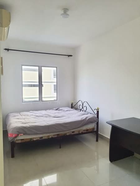 Endah Regal Condominium untuk Untuk Disewa - RM 1,500 /bulan, Mac 2026 - Bedroom - PropertyGuru.com.my