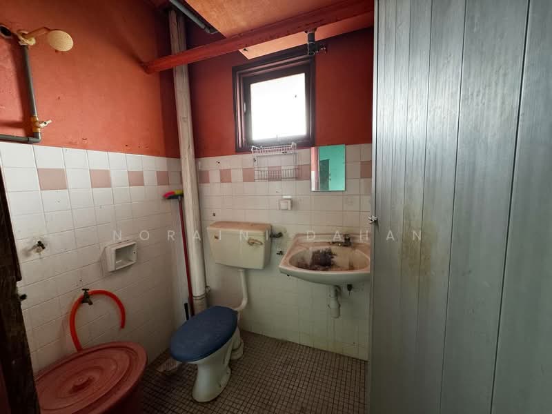 Rose Apartment untuk Untuk Dijual - RM 200,000, Mac 2026 - Bathroom - PropertyGuru.com.my