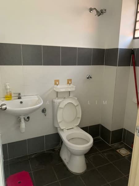 Pelangi Semenyih 2 (Phase 3) untuk Untuk Dijual - RM 478,000, Apr 2026 - Bathroom - PropertyGuru.com.my