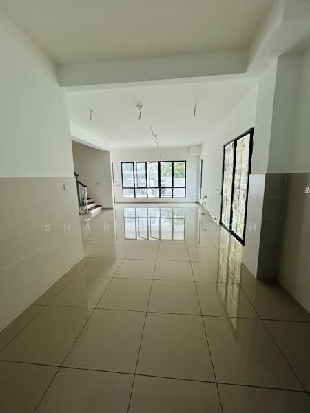 3-storey Terraced House for Sale in Setia Utama (Setia Alam) - Sharine Yeoh - Living Room - PropertyGuru.com.my