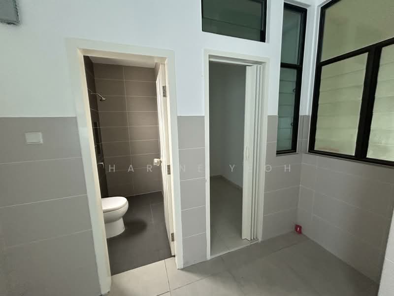 3-storey Terraced House for Sale in Setia Utama (Setia Alam) - Sharine Yeoh - Bathroom - PropertyGuru.com.my