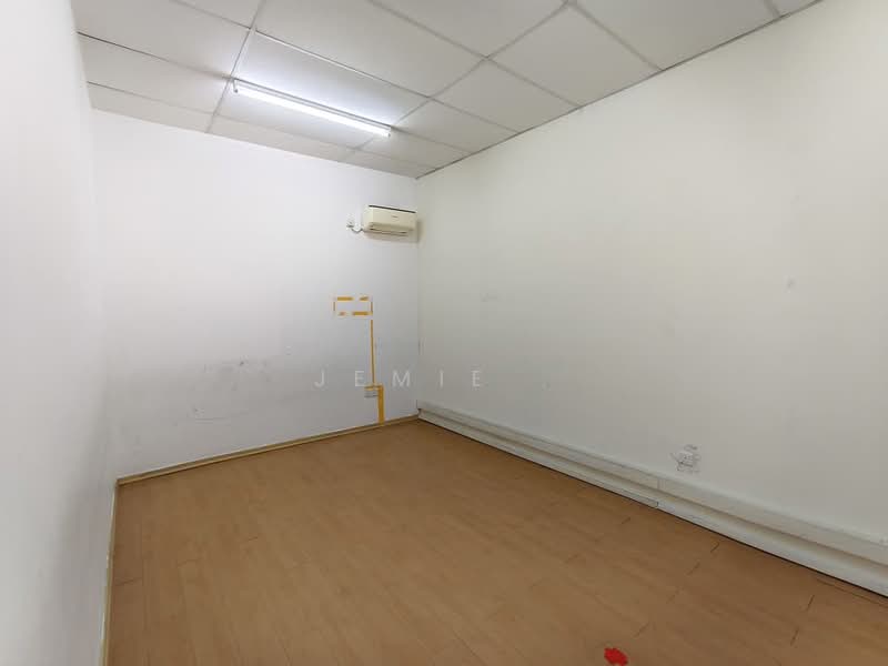 Shop for Rent in Taman Molek (Johor Bahru) - Jemie . - Interior - PropertyGuru.com.my