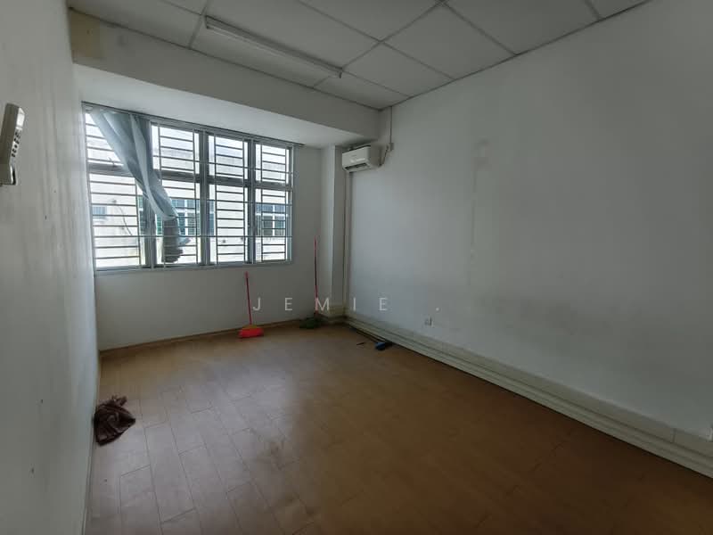 Shop for Rent in Taman Molek (Johor Bahru) - Jemie . - Interior - PropertyGuru.com.my