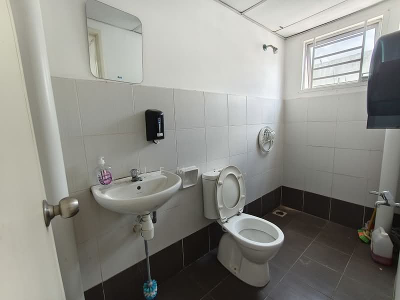 Shop for Rent in Taman Molek (Johor Bahru) - Jemie . - Bathroom - PropertyGuru.com.my