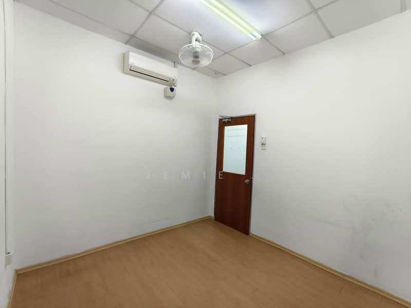 Shop for Rent in Taman Molek (Johor Bahru) - Jemie . - Interior - PropertyGuru.com.my