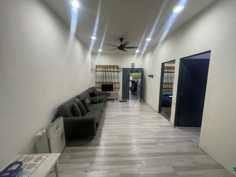 Taman Sahabat untuk Untuk Dijual - RM 375,000, Mac 2026 - Living Room - PropertyGuru.com.my