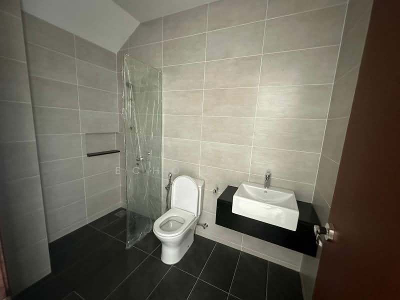 Semi-Detached House for Sale in Rawang (Selangor) - Echo Kong - Bathroom - PropertyGuru.com.my