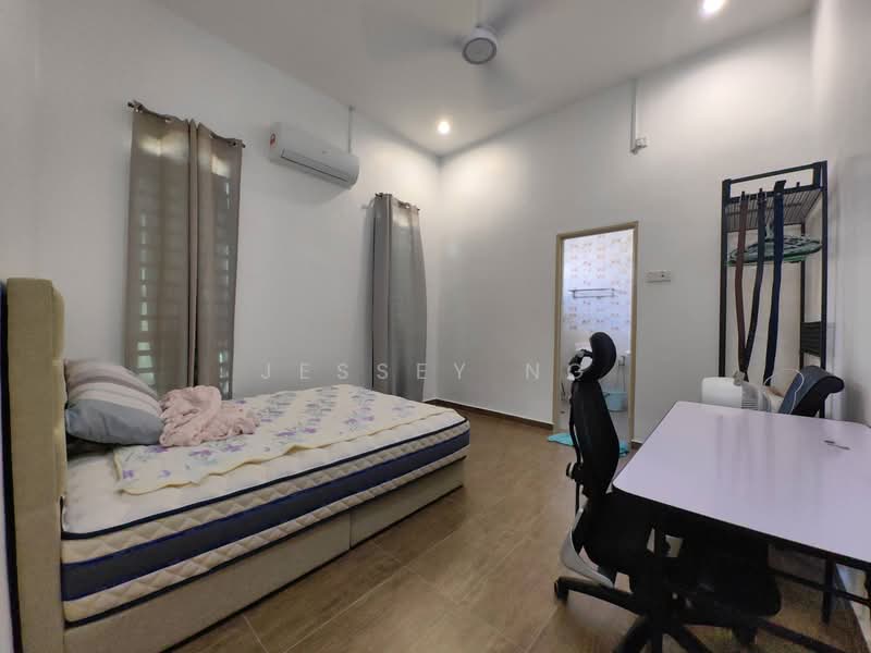 Semi-Detached House for Sale in Bandar Lahat Mines (Lahat) - Jessey Ng - Bedroom - PropertyGuru.com.my