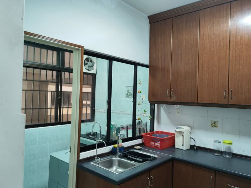 Apartment for Sale at Seri Puri - Yi Jun Cham - Kitchen - PropertyGuru.com.my