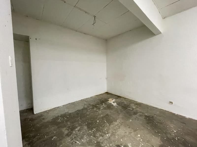 Shop / Office for Rent in Taman Lestari Perdana (Seri Kembangan) - Aaden Lim - Interior - PropertyGuru.com.my