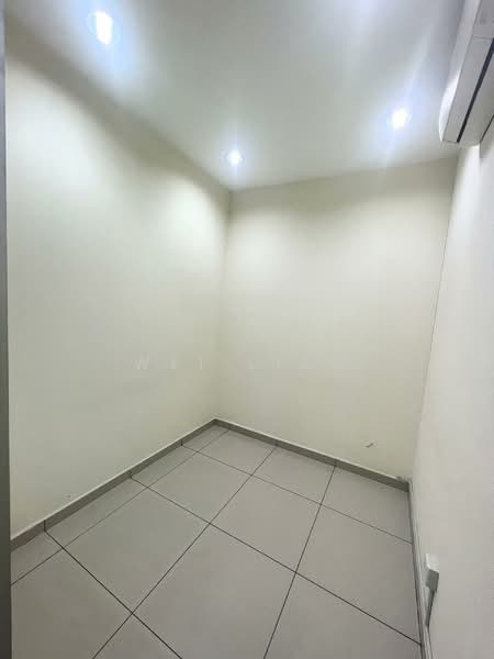 Shop / Office for Sale in Bandar Putra Permai (Seri Kembangan) - Wei Liew - Interior - PropertyGuru.com.my