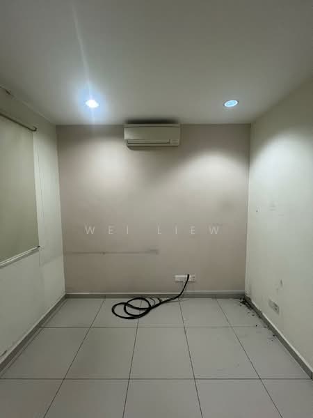 Shop / Office for Sale in Bandar Putra Permai (Seri Kembangan) - Wei Liew - Interior - PropertyGuru.com.my