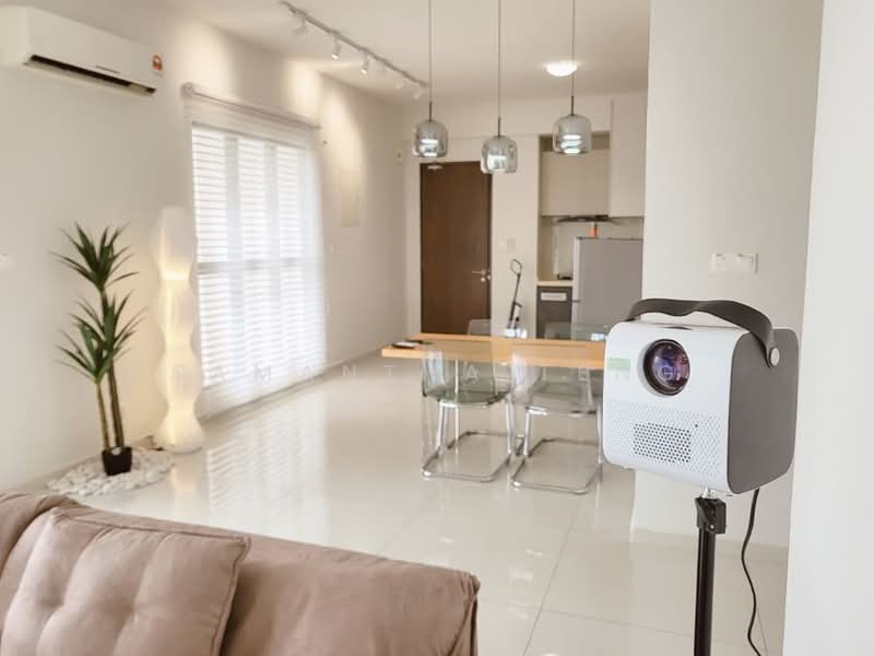 Kondominium untuk Dijual di Royal Strand @ Country Garden Danga Bay - Samantha Teng - Living Room - PropertyGuru.com.my