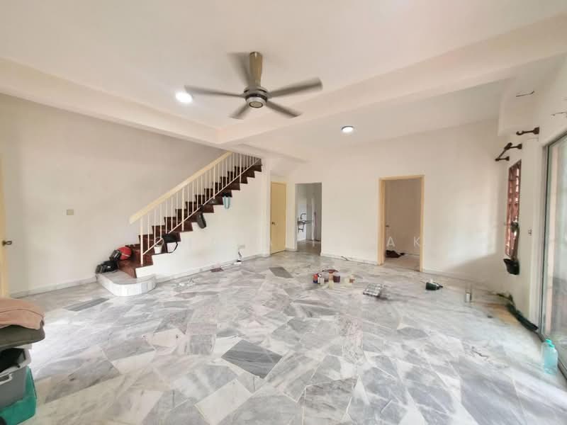 Semi-Detached House for Sale in Rawang (Selangor) - Rohana Ishak - Living Room - PropertyGuru.com.my