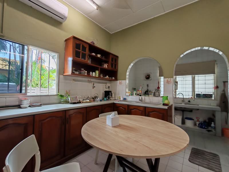 Taman Chi Liung untuk Untuk Dijual - RM 1,250,000, Mac 2026 - Kitchen - PropertyGuru.com.my