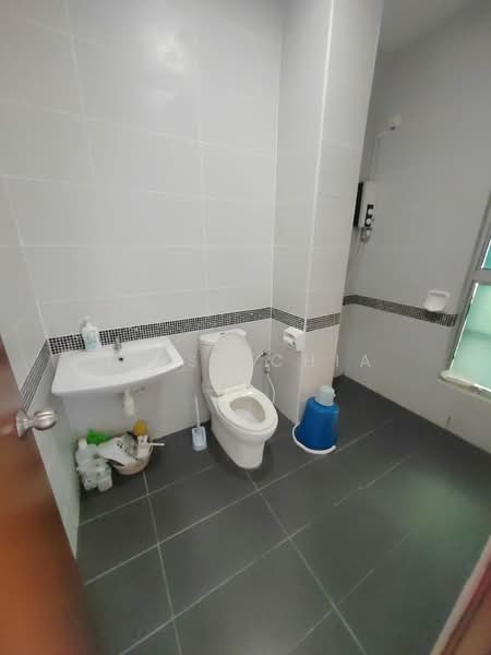 Rumah Kluster untuk Dijual di Nusantara Prima (Gelang Patah) - Elise Chia - Bathroom - PropertyGuru.com.my