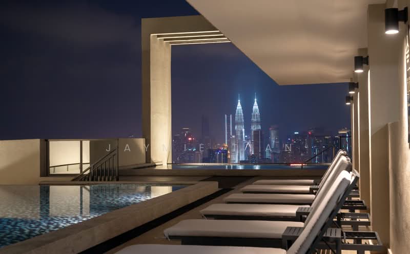 Duta Park Residences untuk Untuk Dijual - RM 980,000, Mac 2026 - Sky Pool (facing full KLCC view) - PropertyGuru.com.my