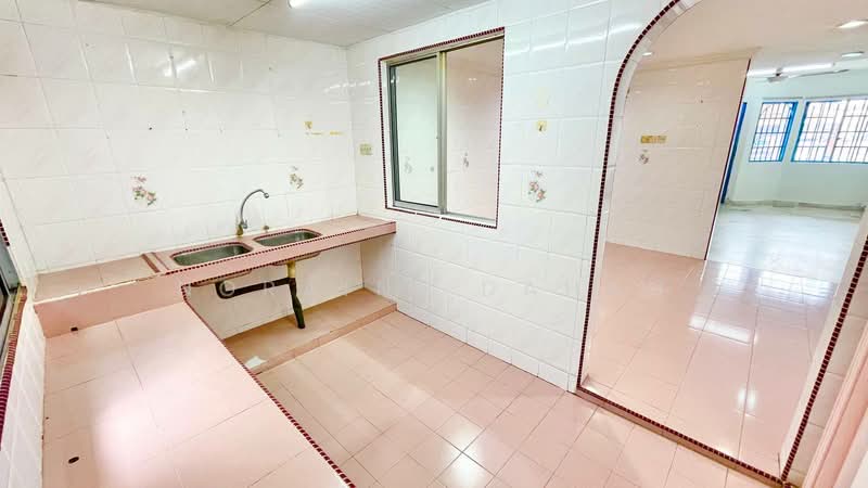 2-storey Terraced House for Sale in Taman Industri Bolton (Batu Caves) - Noraini Dahan - Kitchen - PropertyGuru.com.my