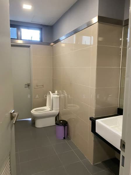 Kedai / Pejabat untuk Dijual di Seksyen U1 (Glenmarie) - Rachel Sie - Bathroom - PropertyGuru.com.my