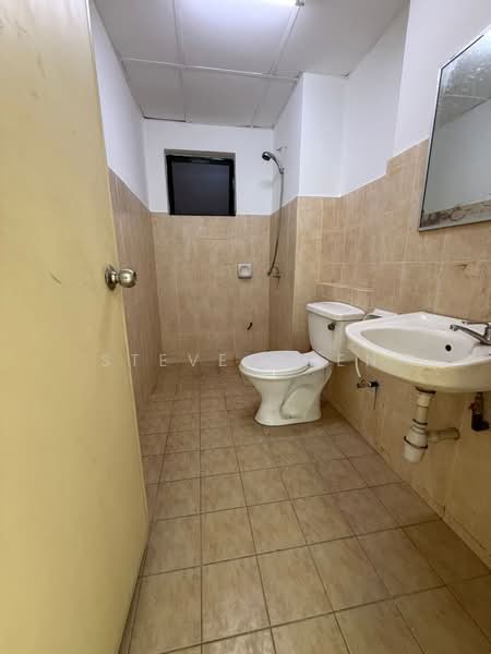 Condominium for Sale at Changkat View - Steve Chen - Bathroom - PropertyGuru.com.my