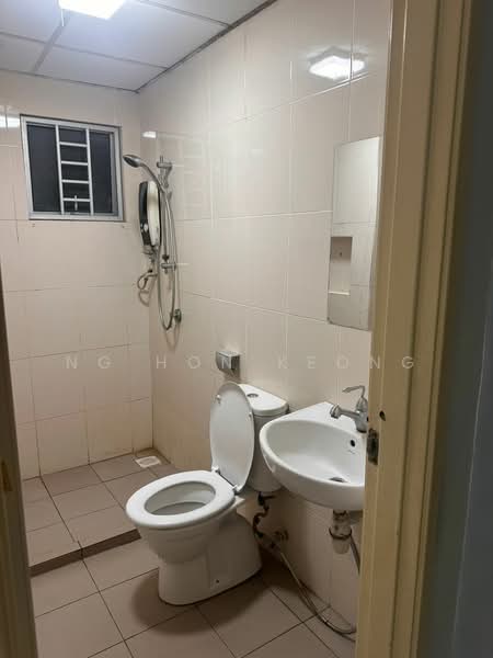 Service Residence for Sale at OUG Parklane - Ng Hon Keong - Bathroom - PropertyGuru.com.my