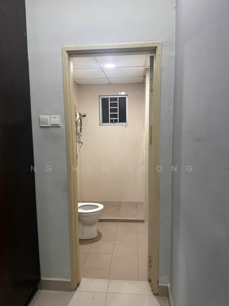 Service Residence for Sale at OUG Parklane - Ng Hon Keong - Bathroom - PropertyGuru.com.my